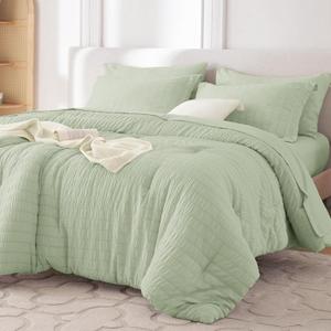 MUXHOMO 7 Pieces Queen Comforter Set, Seersucker Bed in a Bag Queen Size, All Season Luxury Bedding Set with Comforter, Flat Sheet, Fitted Sheet, Pillowcases & Shams, Light Green (Queen (88"x88"))
