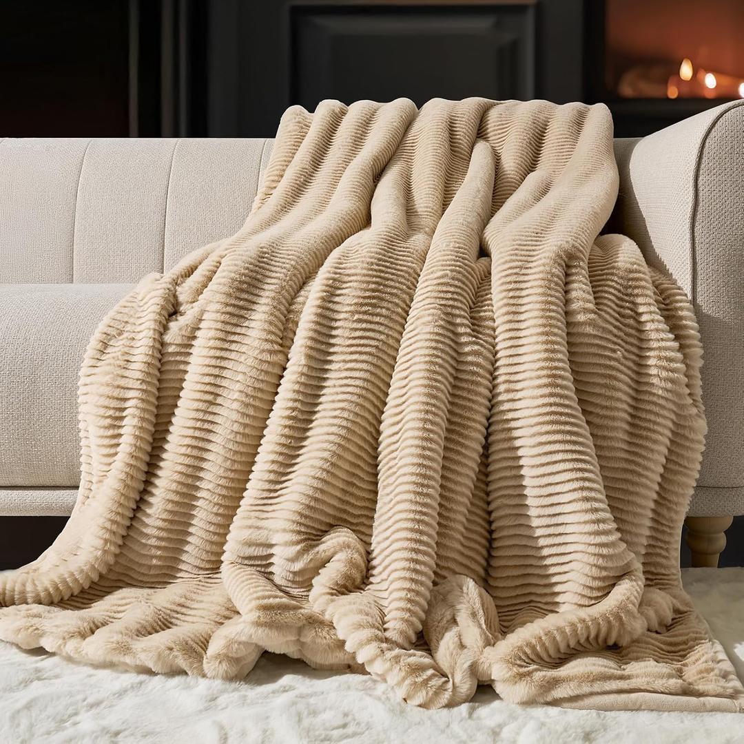 EVERGRACEHOME Faux Rabbit Fur Throw Blanket, 60''x80'', Beige
Ultra Soft, Luxury Sculpted Texture Faux Fur Blanket, Fluffy Thick Plush Warm, Velvety Reverse, 920GSM, for Couch, Bed, Sofa