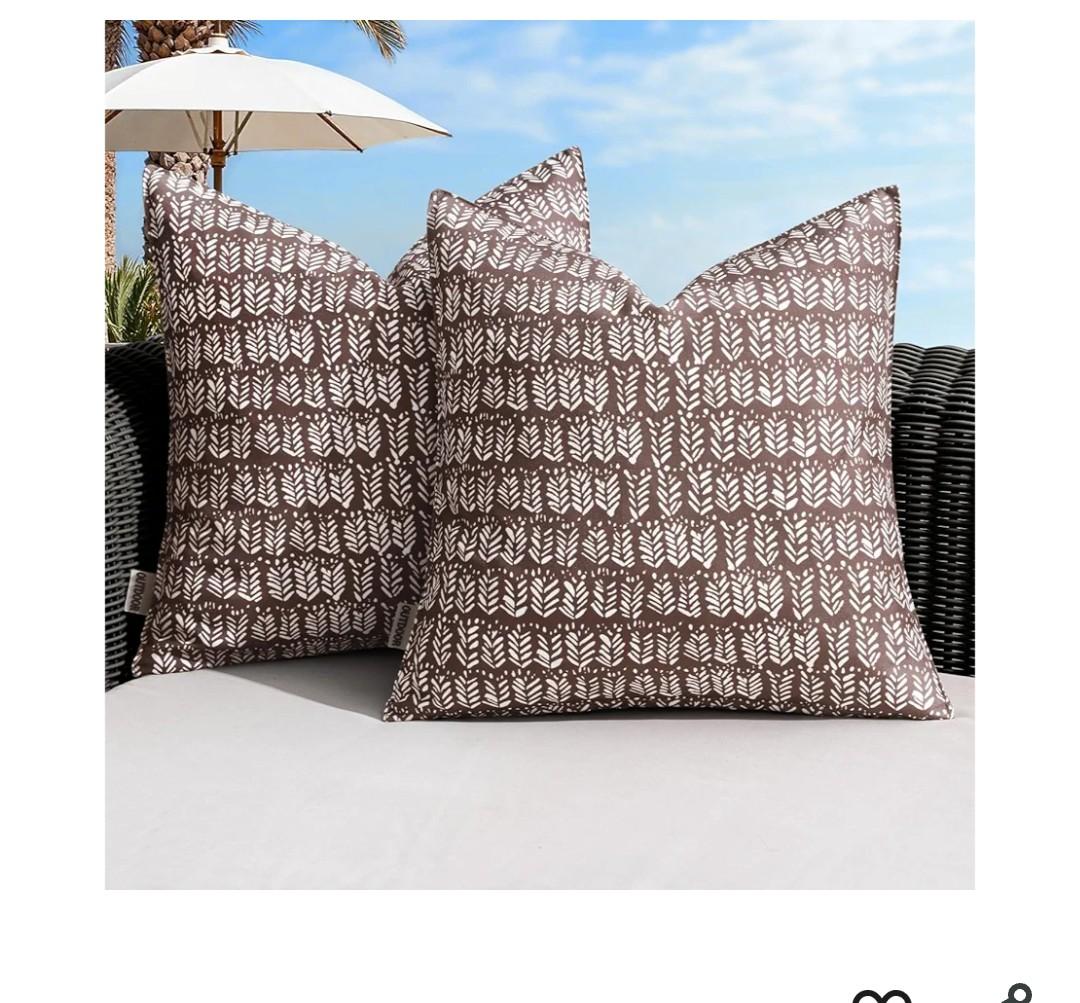 MIULEE Outdoor Pillow Covers Waterproof Natural Floral Print Pillowcases Pack of 2 Decorative Boho Accent Cushions for Summer Patio Funiture Garden Tent Porch Bench,Brown 20x20 Inch