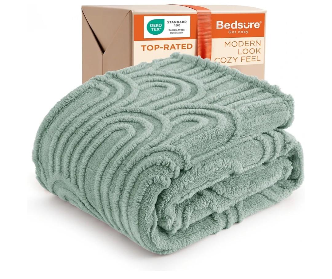 Bedsure GentleSoft Sage Green Christmas Throw Blankets for Women - Super Soft Cozy Winter Blankets for Couch, Cute Fluffy Fleece Throw for Girls Women, Ideal for Room Home Decor, 50x60 Inches