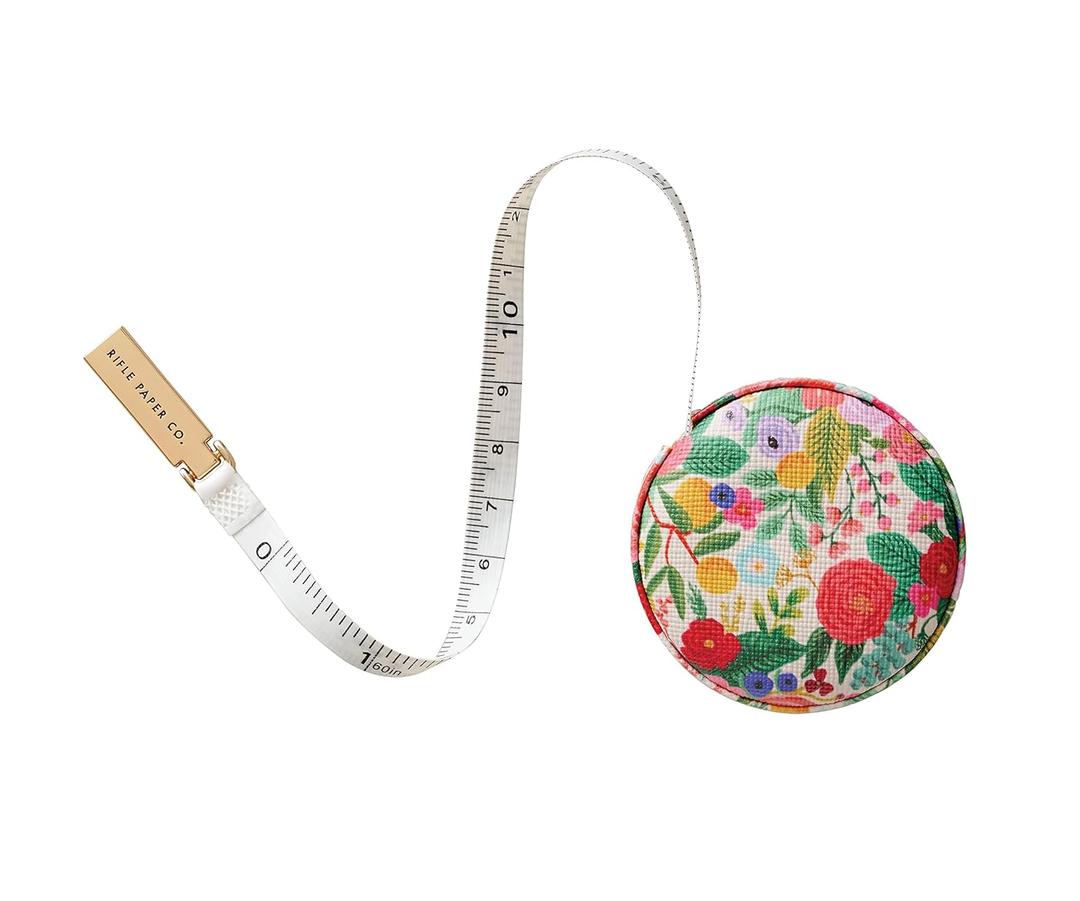 RIFLE PAPER CO. Garden Party Measuring Tape - Retractable Measuring Tape in Illustrated Case, Brass Hardware and Hidden Button Release, Measures up to 60" (152.4 CM), Stows Easily and Discreetly