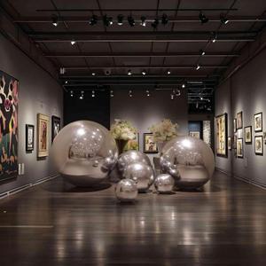 Inflatable Mirror Ball 6pcs Airtight Big Shiny Balls Large Hanging&Standing Inflatable Disco Ball Silver & Gold & Iridescent Giant Mirror Balls for Party & Wedding & Event Decoration Silver