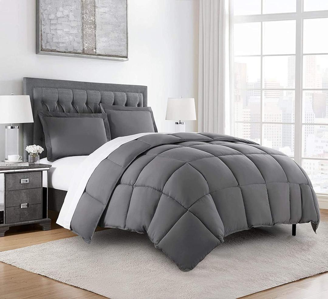 Chezmoi Collection 3-Piece All Season Oversized Queen Comforter Set Gray, Soft Quilted Down Alernative Duvet Insert with Corner Tabs, Lightweight Microfiber Bedding, 92 x 96 Inches
