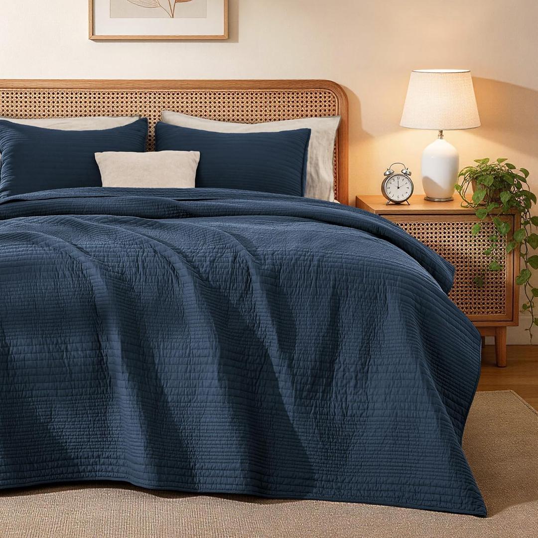 Love's cabin King Size Cotton Quilt Set, 100% Cotton Fabric Striped Textured Coverlet with Crinkled Look, Lightweight Quilted Bedspread for All Season, Includes 2 Pillow Shams, Navy