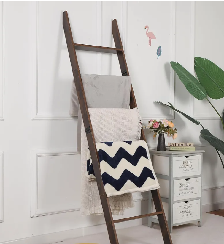 Blanket Ladder for Living Room 6-Tier Blanket Holder with Light, Wall-Leaning Blanket Rack, Ladder Shelves, Wooden Quilt Ladder, Farmhouse Decor for Bedroom Bathroom Home Decor (Brown)