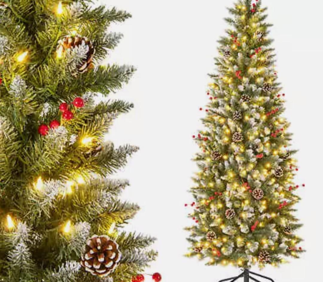 6 FT Pre-Lit Artificial Christmas Tree with 618 Snowy Branch Tips 280