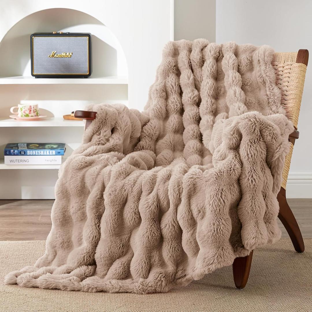 EXQ Home Fluffy Faux Rabbit Fur Throw Blanket for Couch, Soft Luxury Bubble Double Sided Plush Blanket, Cozy Thick Warm Fuzzy Decorative Blanket for Bed Chair Sofa Living Room,50"X60"(Brown)