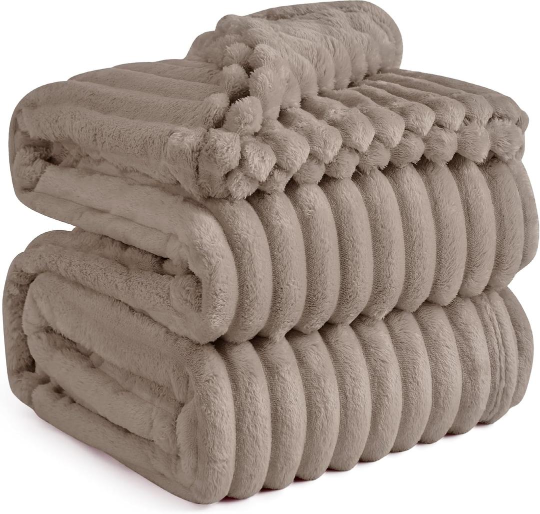 Bedsure GentleSoft Light Brown Full Blanket for Couch - Cozy Soft Blankets for Women, Cute Small Fleece Throws for Girls, Birthday Gifts for Women Decor Gifts for Mom, 84x90 Inches