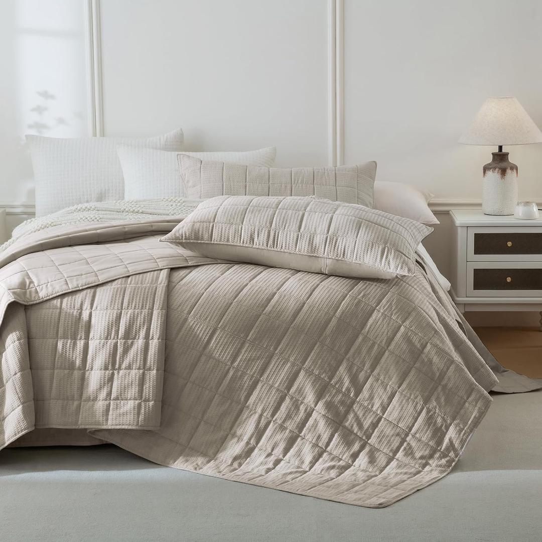 Masaca Oversized King Quilt 128"x120",Dark Khaki Waffle Weave Oversized King Bedspread 3 Pieces Soft Lightweight Farmhouse Extra Large California King Bedding Coverlet for All Season