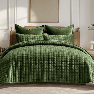 RECYCO Luxury Velvet Quilt Set King Size Bedding Sets, Ultra Soft Velvet Comforter Set, Lightweight Channel Box Stitch Oversized Bedspread Coverlet for All Season, with 2 Shams, Loden Green