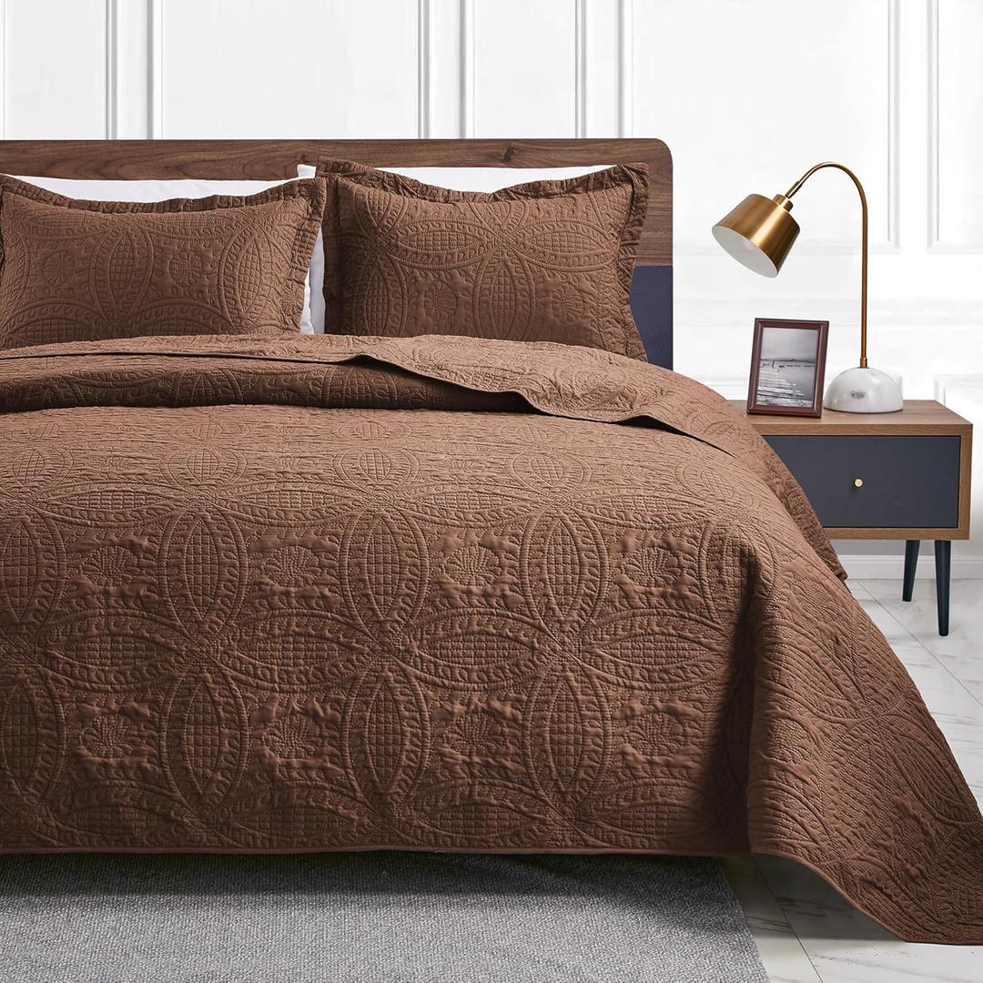 Love's cabin California King Size Quilt Bedding Set Brown Bedspreads - Cal King Lightweight Bedspread Comforter - Coin Pattern Coverlet for All Season - 3 Pieces (1 Quilt, 2 Pillow Shams)