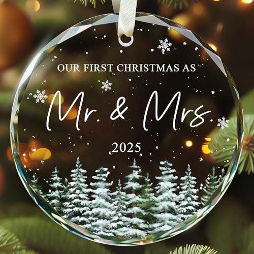 UMACVN Wedding Gifts - Mr and Mrs Gifts - First Christmas Married Ornament 2025 - Wedding Gift for Couples 2025, Newlyweds, Bride - Bridal Shower Gift Ideas - Glass Christmas Hanging Ornament
