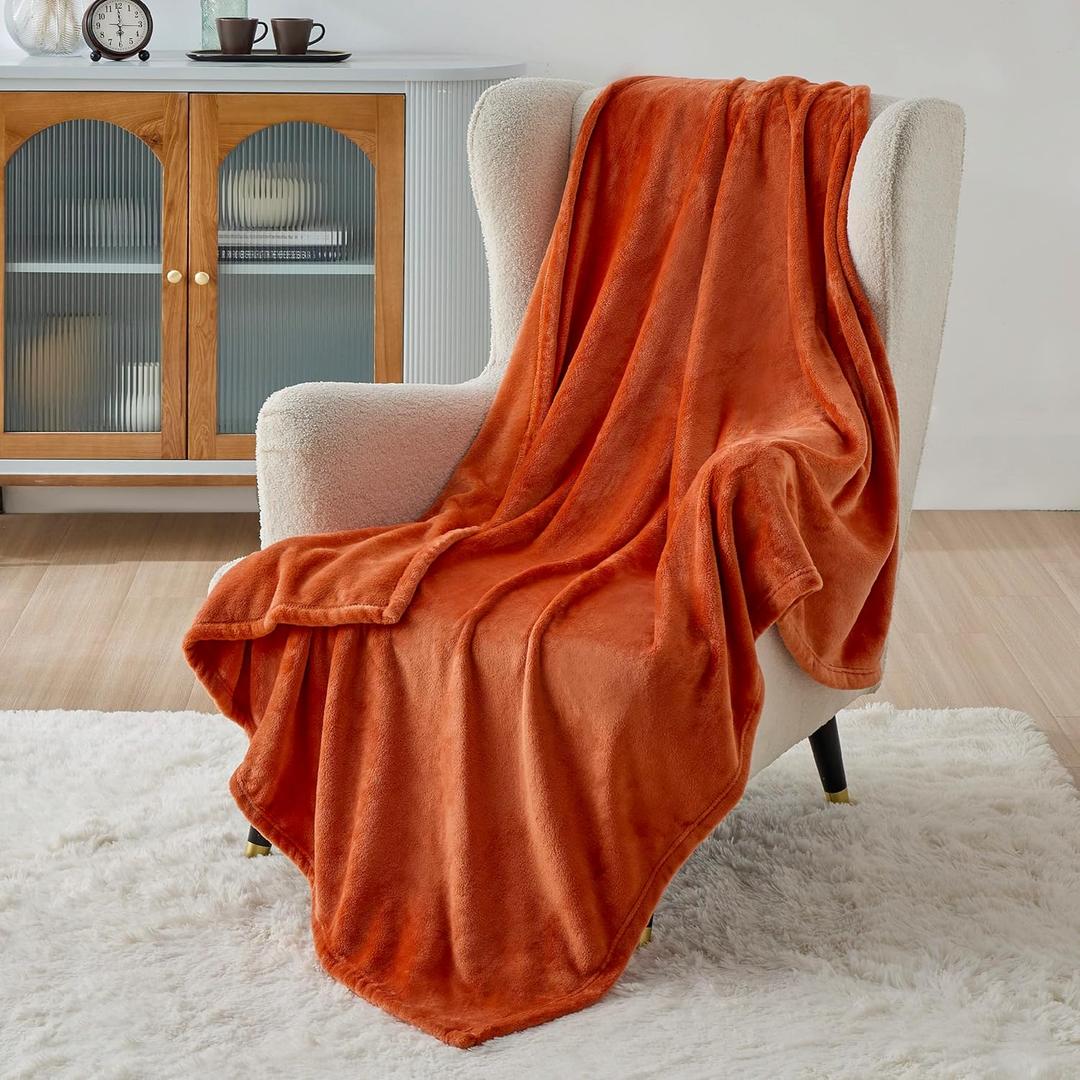 Bedsure Twin XL Fleece Blanket Dorm Bedding - Lightweight Soft Cozy Blankets for Bed, Sofa, Couch, Travel, Camping, Burnt Orange, 66"x90" (Twin XL (66" x 90"))