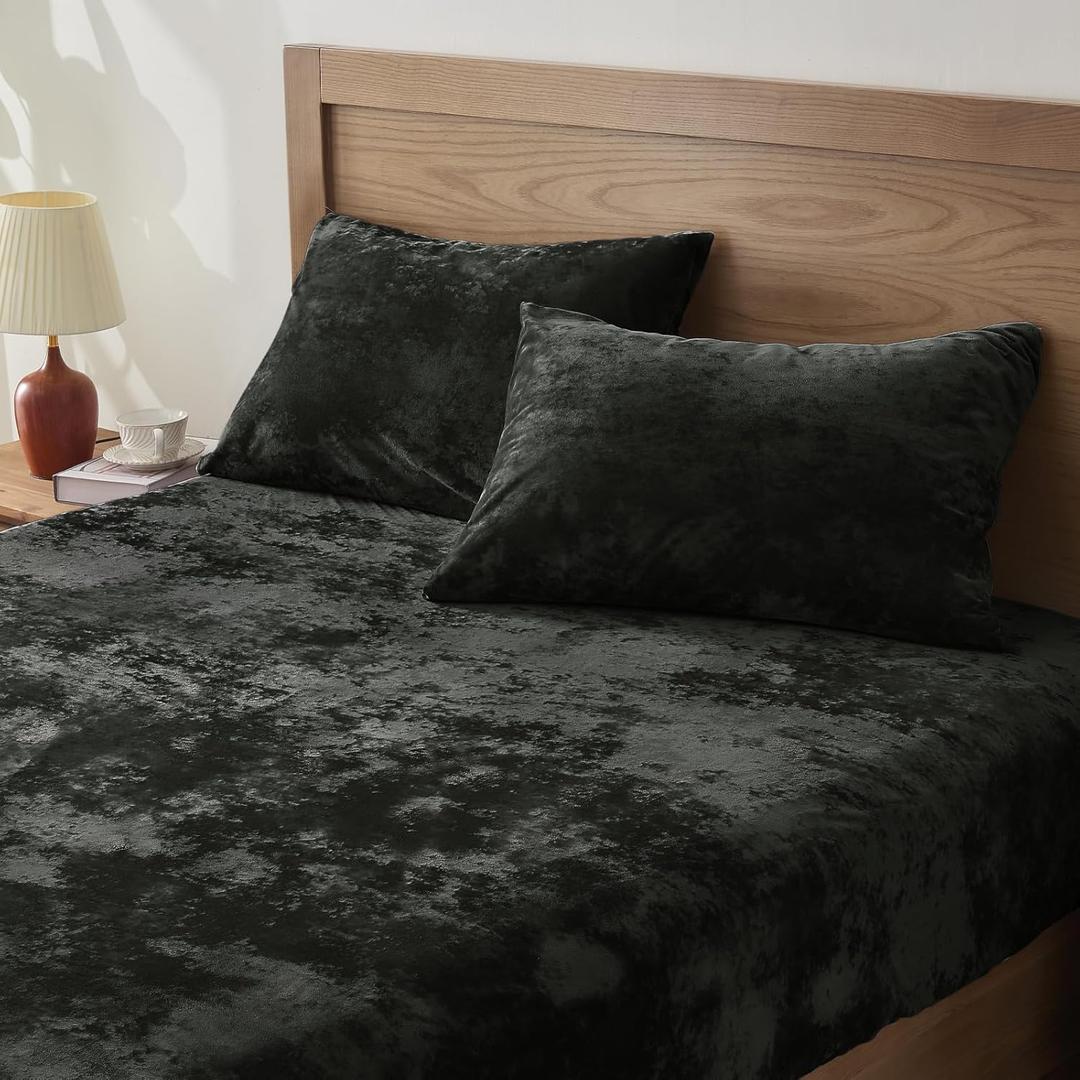BEDELITE Velvet Fitted Sheet and Pillowcase Set, Luxury Soft Fuzzy Bottom Sheet with Reinforced Elastic Corner Straps, Deep Pocket up to 15 Inch, 1 Fitted Sheet and Pillowcase (Twin, Black)