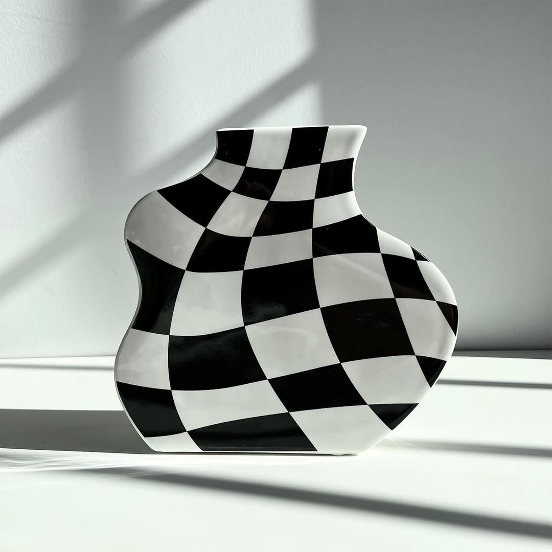 BUICCE Modern Black and White Checkered Ceramic Flower Vase, Cute Small Decotive Dandelion Vase for Centerpieces Farmhouse Home Minimalist Decor.