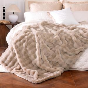 blunique Ultra Soft Cozy Faux Fur Throw Blanket, Fuzzy Plush Thick Bubble Blanket, Oversize Luxury Fluffy Blanket for Couch, Bed, and Living Room, 60x80 Inches, Light Brown