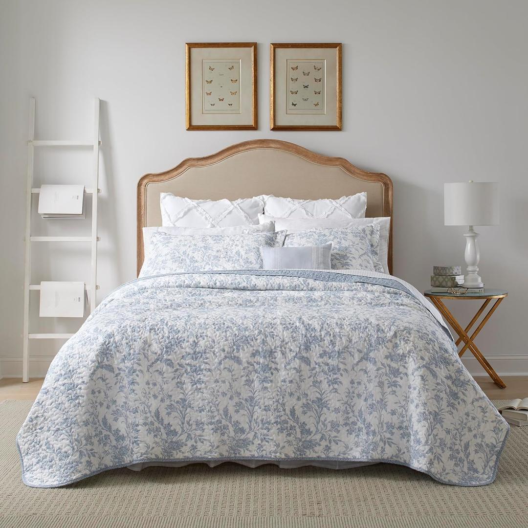 Laura Ashley - King Quilt Set, Soft Cotton Bedding with Reversible Design, Medium Weight for Year Round Use, 3 Piece Bed Set with Matching Pillowcases (Amberley Blue)