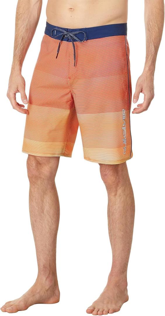Quiksilver Men's Standard Surfsilk Massive 20 Boardshort Swimtrunk Grenadine 28