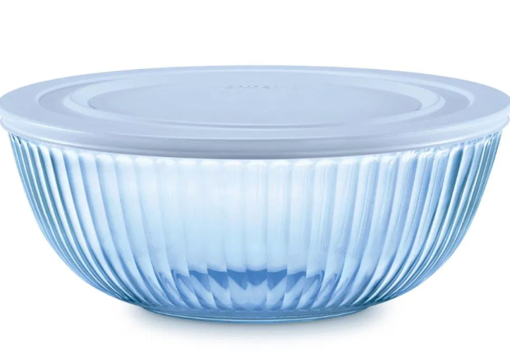 Pyrex Colors Tinted Large Glass Mixing Bowls With Lids, Nesting Space Saving Set of Bowls For Prepping and Baking, 4.5QT