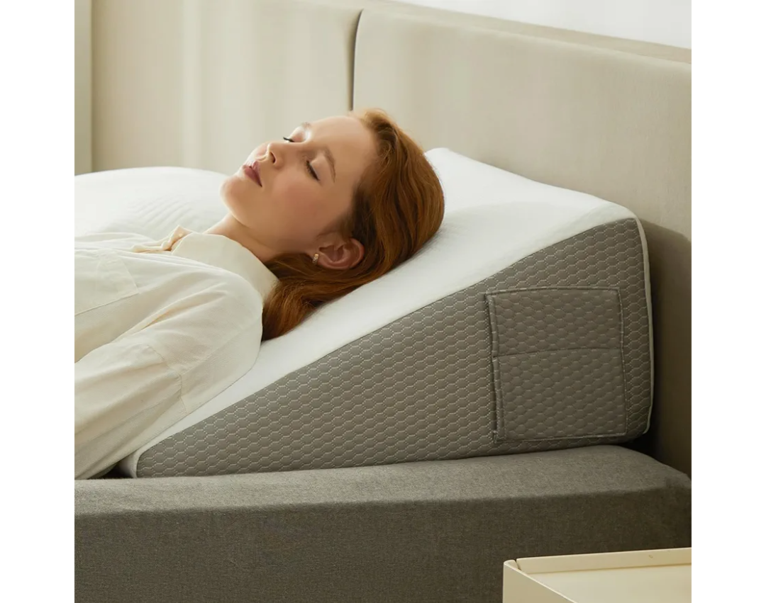 Bedluxe Wedge Pillow, 10 inch Bed Wedge Pillow for Headboard, Pillow Wedge for Acid Reflux Relief, Sleeping, Back Pain Relief, Snoring, Triangle Pillow Wedge - Cooling Memory Foam Top, White/Grey