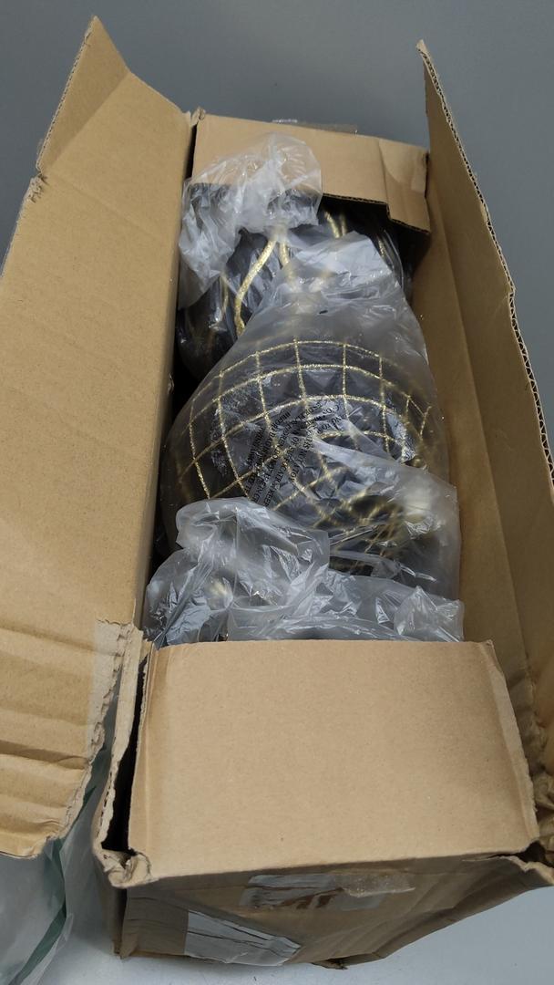 Lanpn 6 Pcs 6" Large Christmas Balls Ornaments, Outdoor Xmas Tree Hanging Decorations, Shatterproof Christmas Ball Ornament Set for Home Winter Holiday, Assorted Relief Pattern, Black & Gold