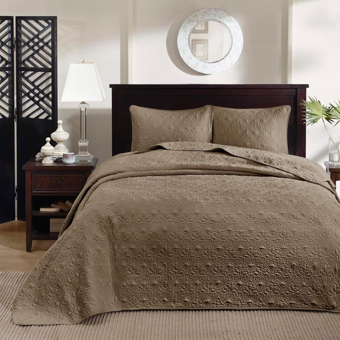 Madison Park Quebec Reversible Damask Design, Double Sided Quilting All Season, Lightweight Coverlet Bedspread Bedding Set, Matching-Shams, Queen(102"x118"), Mocha
