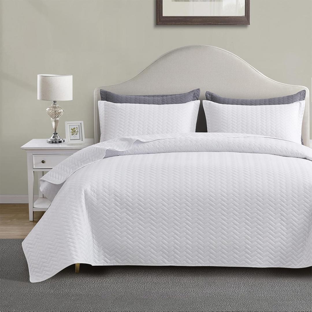 Maple&Stone Quilt Set Oversized King Bedspreads, 128"x120" Lightweight White Bedspread Light Coverlet for All Season Comforter Bedding Decor - 3 Piece Bed Cover Sets