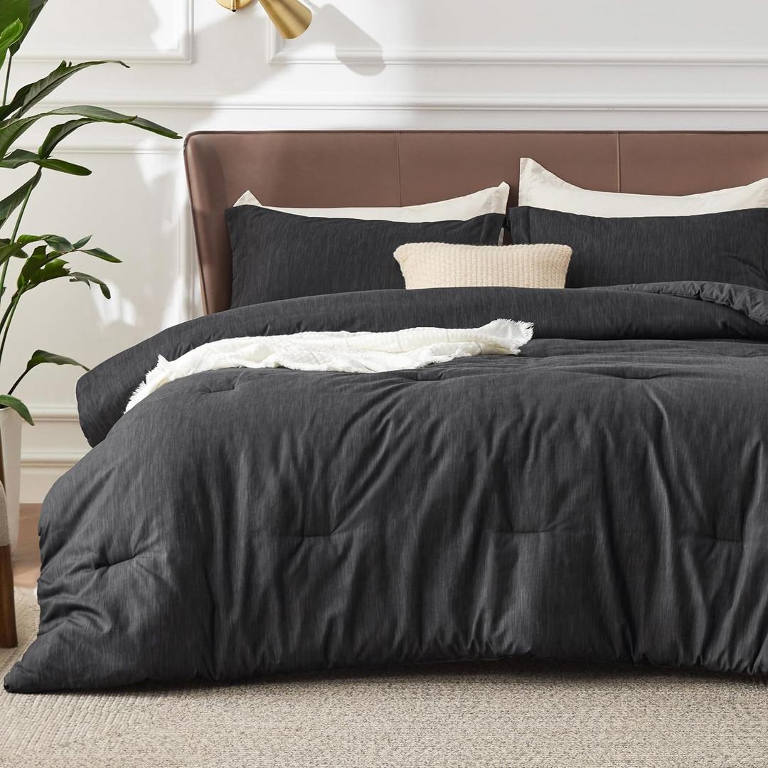 Bedsure Oversized Queen Comforter Set - Black Soft Bedding for All Seasons, Cationic Dyed Bed Set, 3 Pieces, 1 Oversized Queen Size Comforter (98"x98") and 2 Pillow Shams (20"x26"+2")