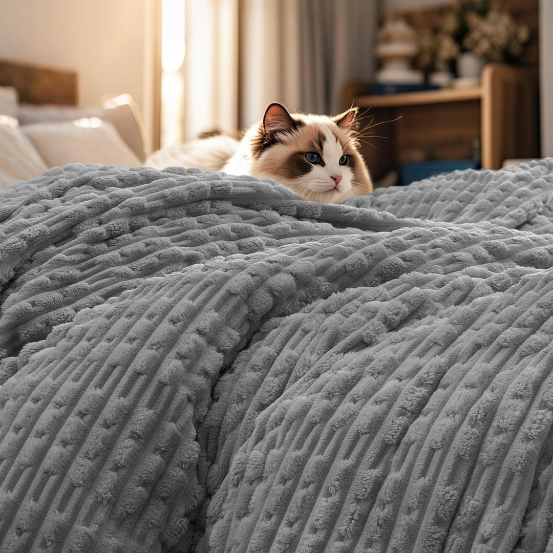 PHF Ultra Soft Flannel Fleece Blanket Queen Size, Lightweight 3D Jacquard Fleece Blanket, No Shedding, No Pilling, Luxury 340GSM Aesthetic Fluffy Cozy for Bed Room Decor, 90"x90", Frost Gray