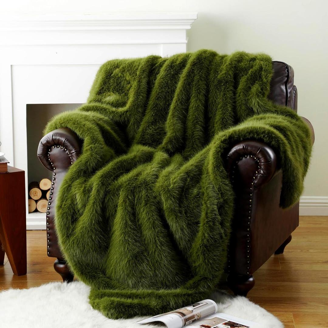 BATTILO HOME Luxury Fluffy Green Faux Fur Throw Blanket, Cozy Warm Fur Blanket for Couch, Sofa, Chair, Bed, Plush Fuzzy Fur Throws with Long Pile, 50"x60"
