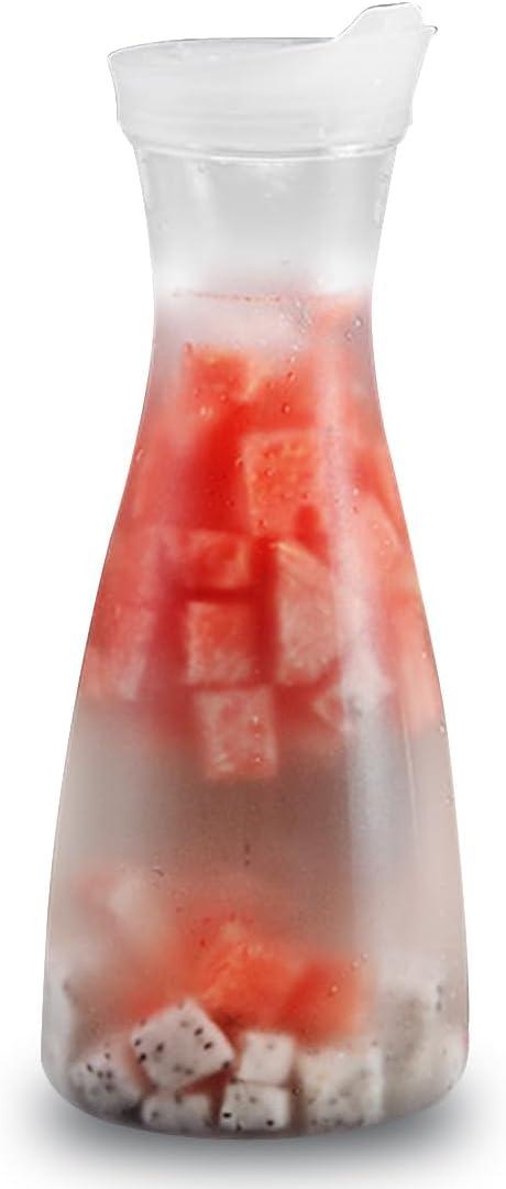 20 Oz Water Carafe with Flip Top Lid, Round Base Juice Containers Clear Plastic Pitcher for Water Iced Tea Juice Milk Lemonade Mimosa Bar and Other Beverages (600 milliliters)