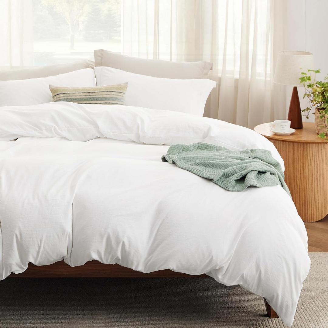 Bedsure Duvet Cover Queen Size with Fitted Sheet - 4 Pieces Prewashed Polyester Extra Soft Bedding Set, Includes 1 Duvet Cover 90''x90'' with Zipper Closure, 2 Pillow Shams, 1 Fitted Sheet, White