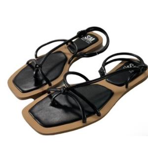 SM New York Flat Black Sandals, Size: 8