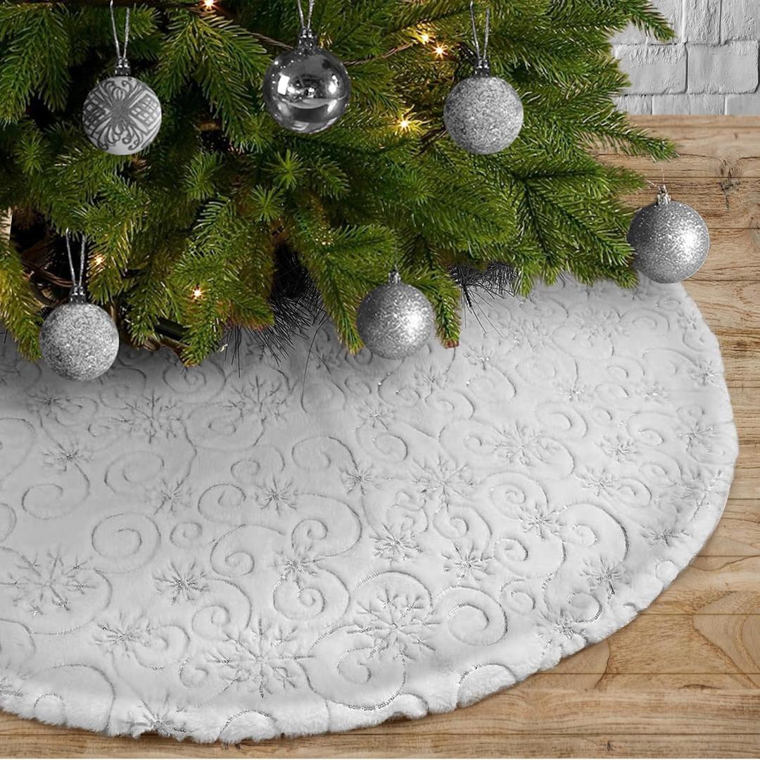 Plush Christmas Tree Skirts, 36 inches Luxury White Faux Fur Xmas Tree Base Cover Mat with Silver Snowflakes Pattern for Xmas New Year Home Party Decorations(White Silver,90CM)