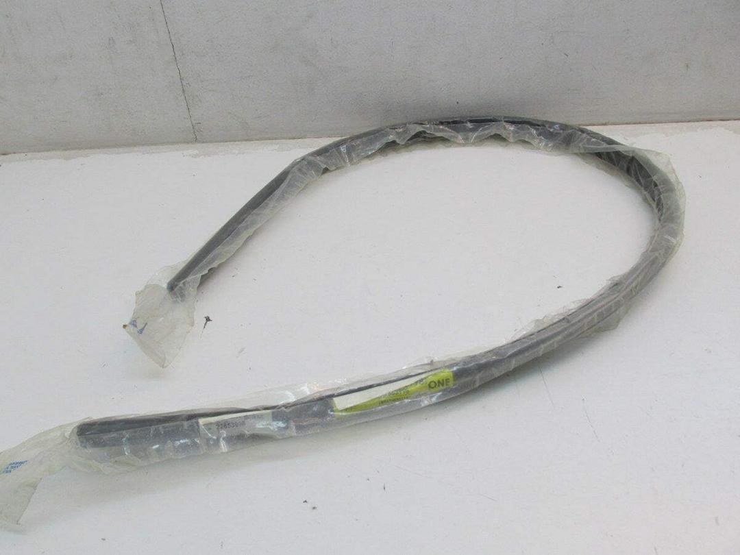 GMC Traverse Acadia Outlook OEM Right Rear Upper Door Weatherstrip 22853998