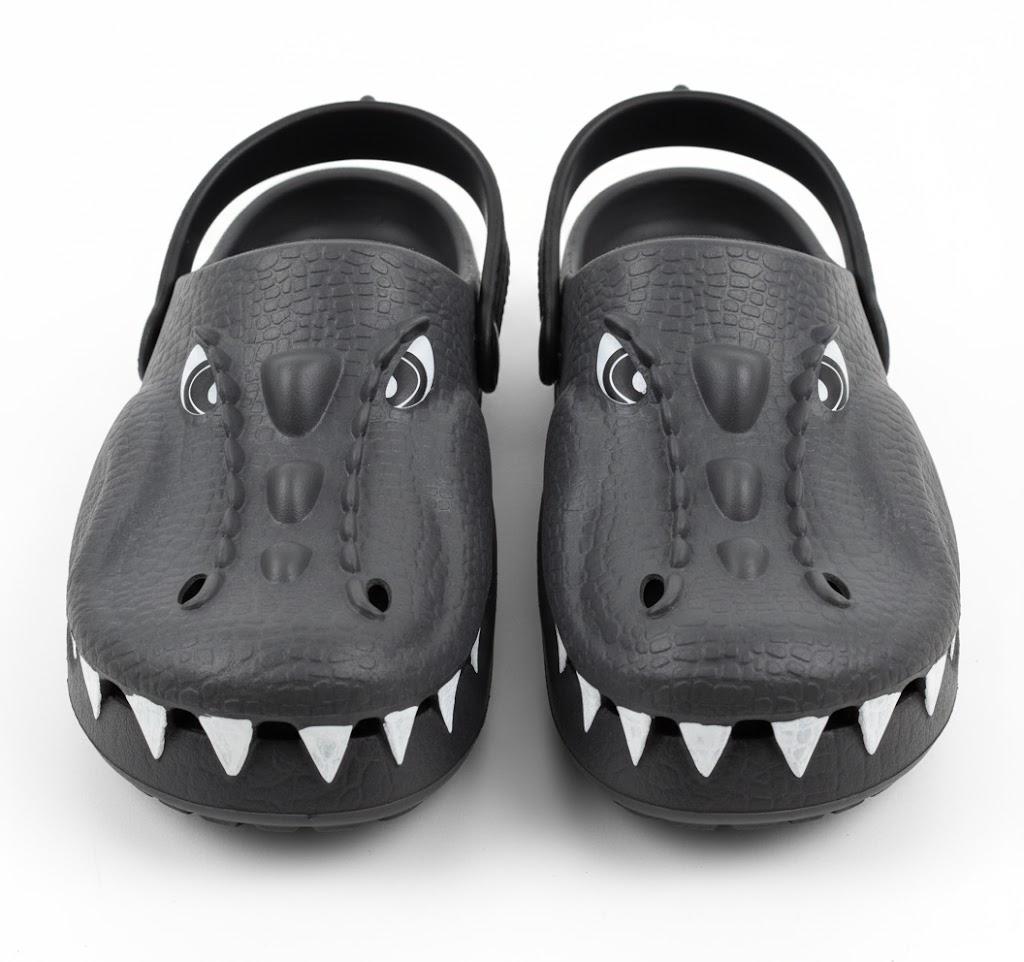 B BLACK ALLIGATOR CLOG 3