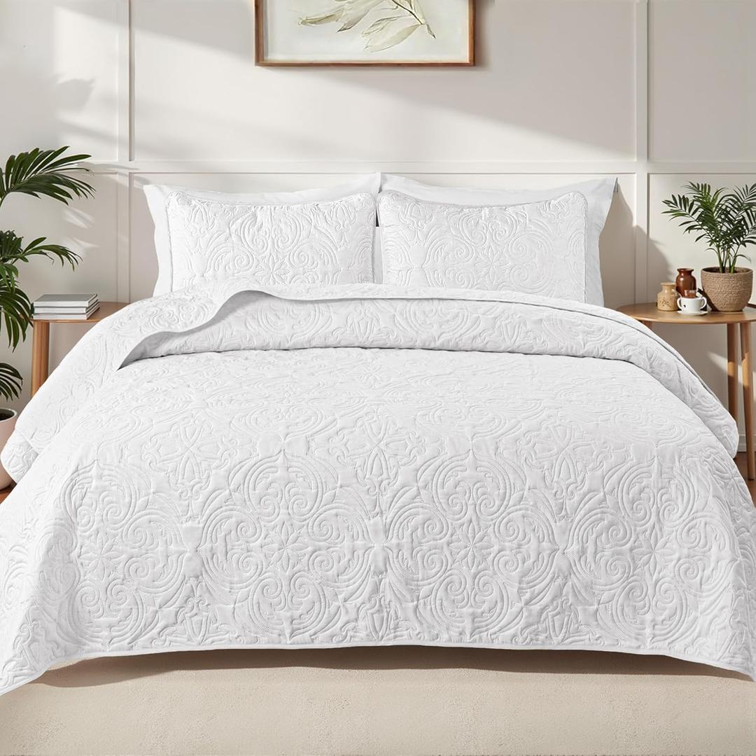 Exclusivo Mezcla Quilts King Size Bedspread with 2 Pillow Shams, Lightweight White King Quilt Bedding Set with Vintage Damask Pattern, Soft Bedspreads Coverlets for All Seasons (King (104"x96"))