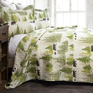 CARSTENS, INC. Rustic Cabin Country Bedding Set, 2-Piece Microfiber Quilt, Rustic Pine Wilderness, Twin