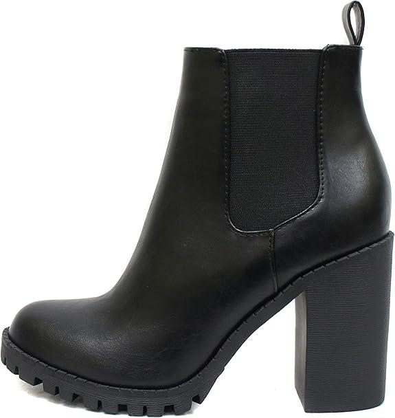 Soda Glove - Ankle Boot w/Lug Sole Elastic Gore and Chunky Heel, size 8