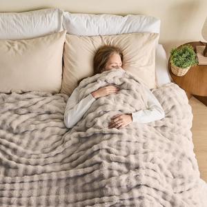 NEWCOSPLAY Queen Blanket for Couch Linen Super Soft Flannel Fleece 3D Bubble Lightweight Bed Blanket All Season Use (Linen, Queen(90"x90"))