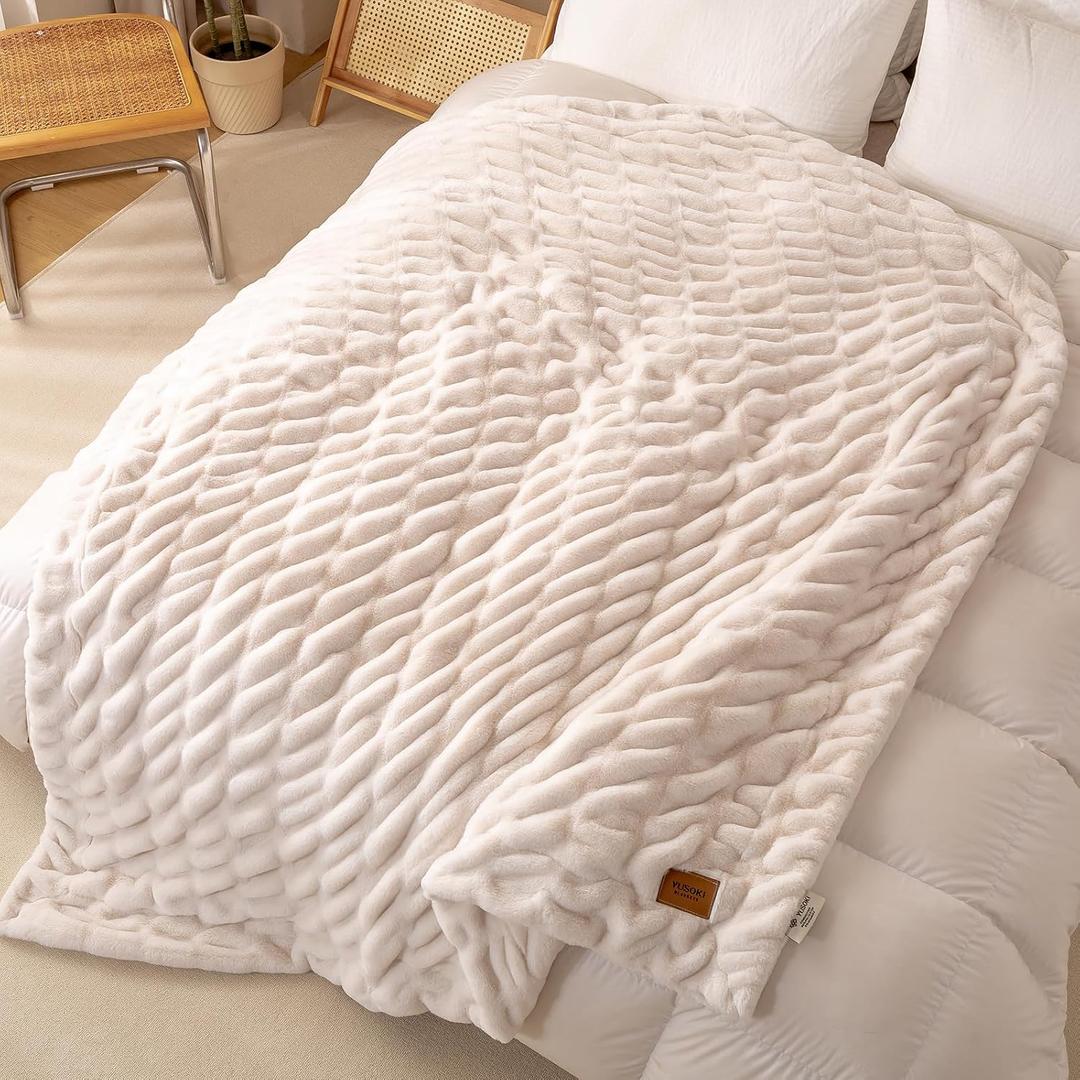 YUSOKI Luxury Double Side Faux Rabbit Fur Throw Blanket for Couch, Ultra Soft Fluffy Throw Gifts, Plush Thick Warm Luxury Decor Gifts for Home(Grey Ivory, Medium (50 X 60 Inches))