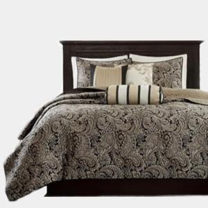 Madison Park Quilt Traditional Damask Design All Season, Lightweight Coverlet Bedspread Bedding Set, Matching Shams, Pillows, Full/Queen (90"x90"), Aubrey, Jacquard Paisley Black, 6 Piece