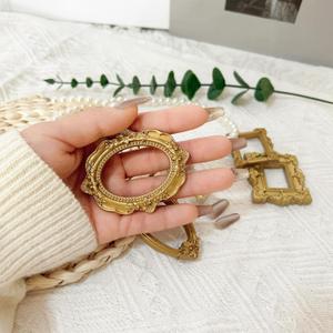 15 Pcs Vintage Mini Picture Frames Small Antique Resin Photo Frame Wall Hanging for DIY Jewelry Display Photography Christmas Photo Holiday Party Decoration (Gold)
