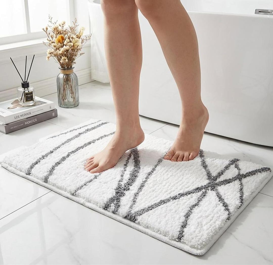 Tititex Luxury White Grey Curve Line Bathroom Rug, 16x24 inch Classic Extra Soft and Absorbent Microfiber Bath Rugs, Non-Slip Plush Shaggy Bath Carpet, Bath Mat for Bathroom, Tub and Shower