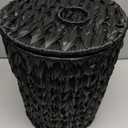 Plastic Wicker Trash Can with Lid - 2.6 Gallon Small Garbage Can with Removable Liner Bucket for Bedroom, Bathroom, Living Room - Boho Hand Woven Waste Basket for Home, Office, Black