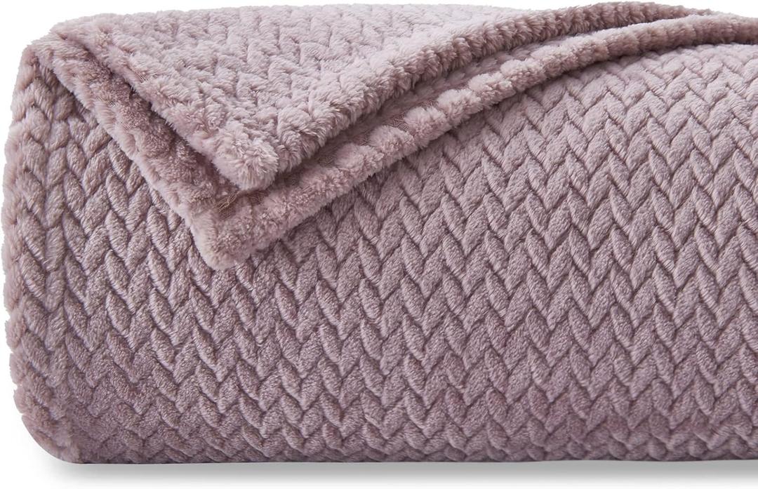 NEWCOSPLAY Super Soft Queen Blanket Light Purple Premium Silky Flannel Fleece Leaves Pattern Lightweight Bed Blanket All Season Use (Light Purple, Queen (90"x90"))