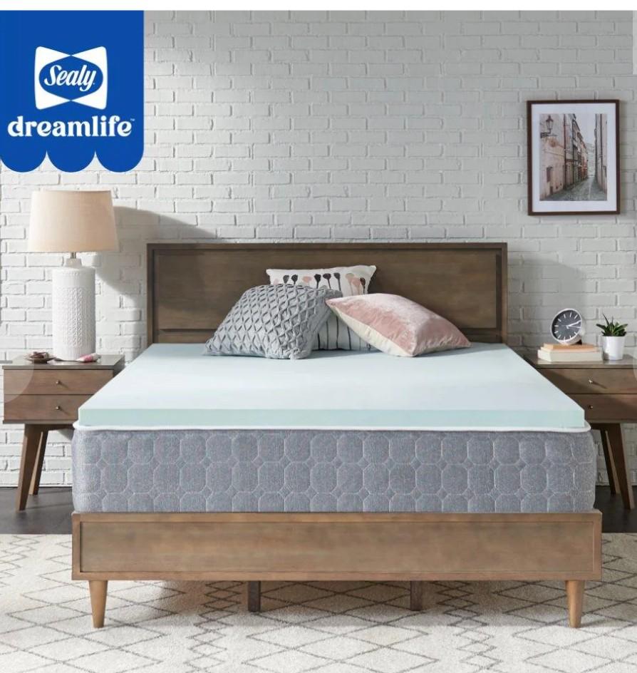 Sealy Dreamlife 1.5in Memory Foam QueenMattress Topper