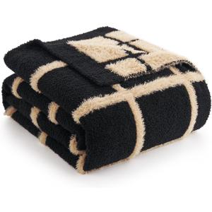 Amlie Home Checkered Knit Throw Blanket for Couch, Super Soft Fuzzy Cozy Throw, Giftable Knitted Blanket for Women Men, Birthday, Sofa Bed Living Room Decor, 50" x 60", Plaid Black