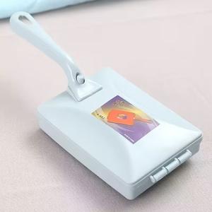 XIHUADOU Carpet Debris Brush, Plastic Handheld Cleaning Brush Multi-Functional Handheld Double Roller Sofa Sweepers Carpet Cleaner Brush(Color:Green)