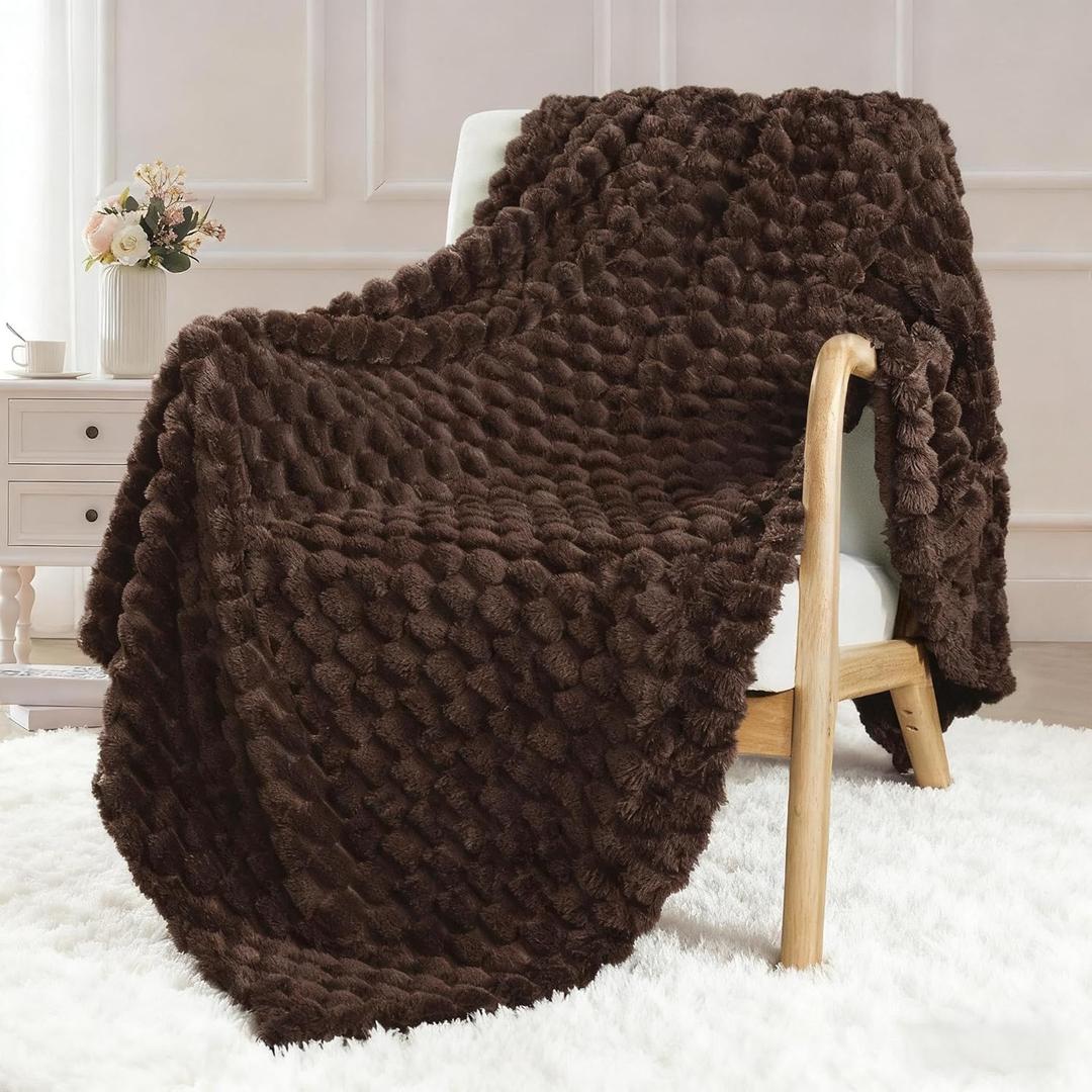 Exclusivo Mezcla Extra Large Fleece Throw Blanket for Couch, 50x70 Inches Stylish Jacquard Soft Throw Blanket, Fuzzy Cozy Lightweight for All Season, Coffee